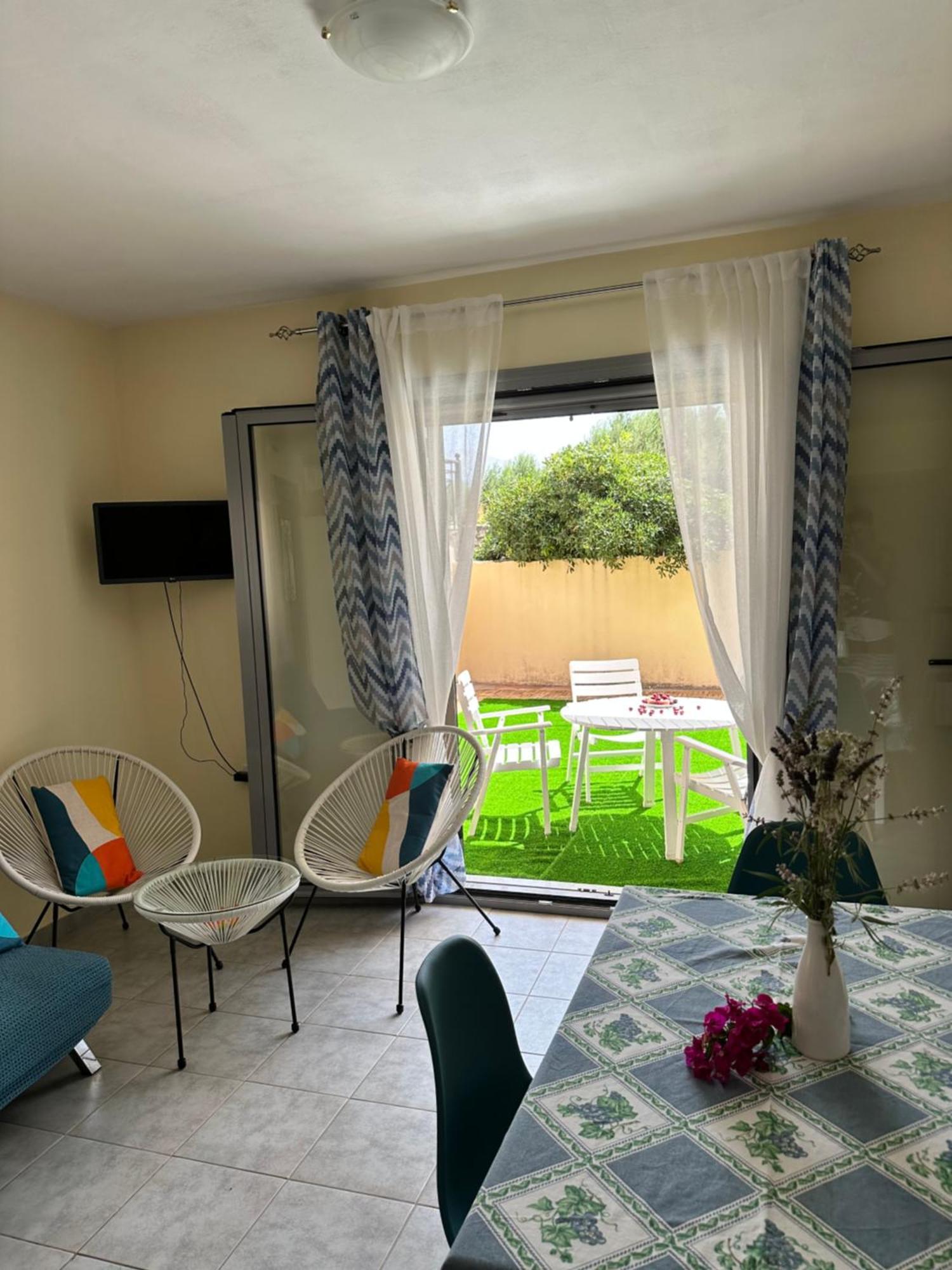 Lotus Studio Apartment North Ликсури Экстерьер фото