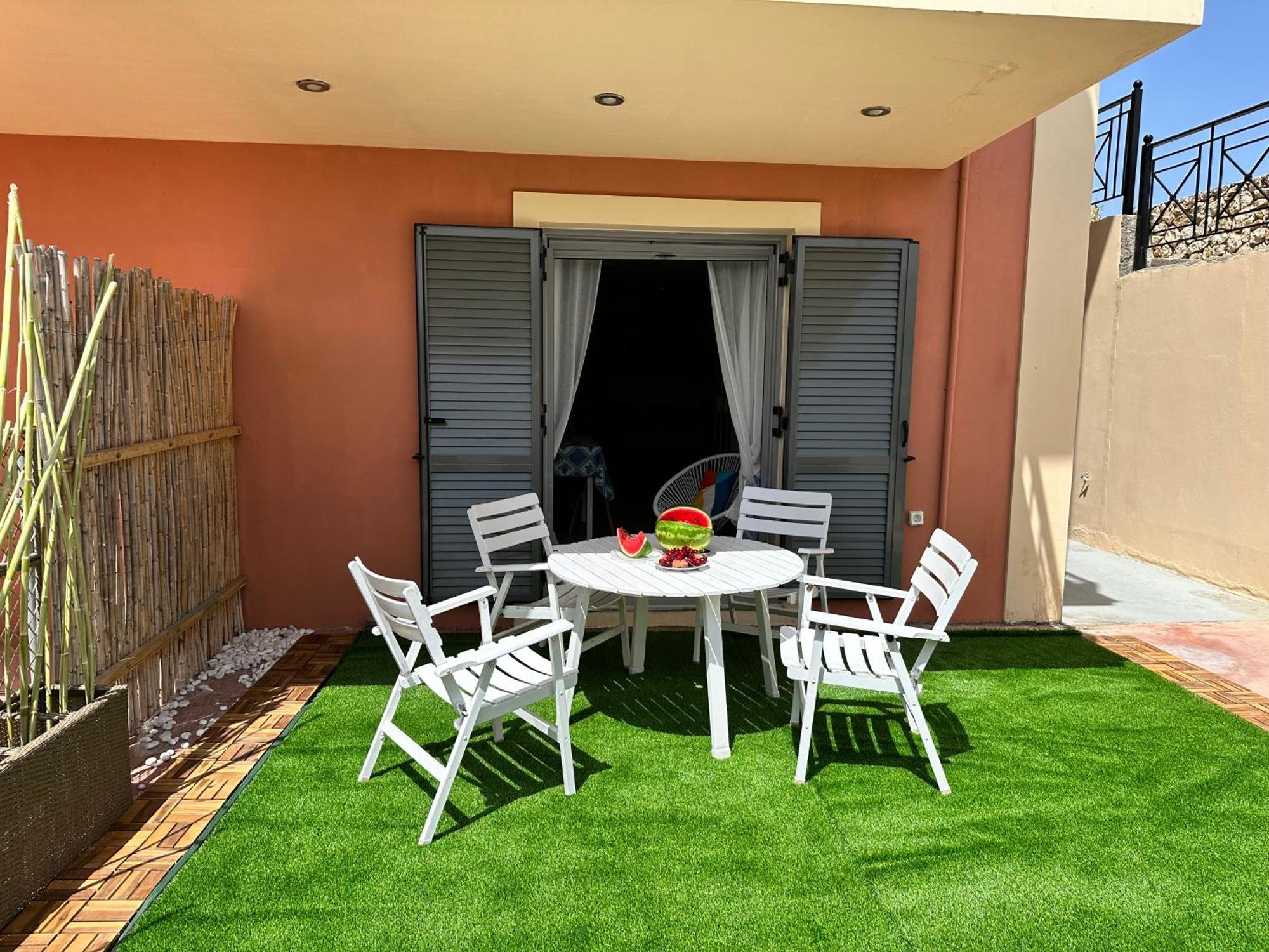 Lotus Studio Apartment North Ликсури Экстерьер фото